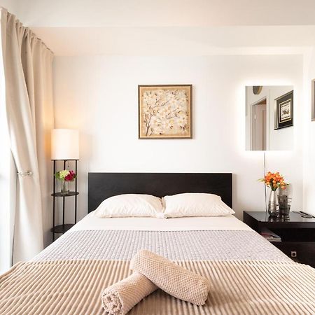 Bright Condo In The Heart Of Toronto Exteriér fotografie