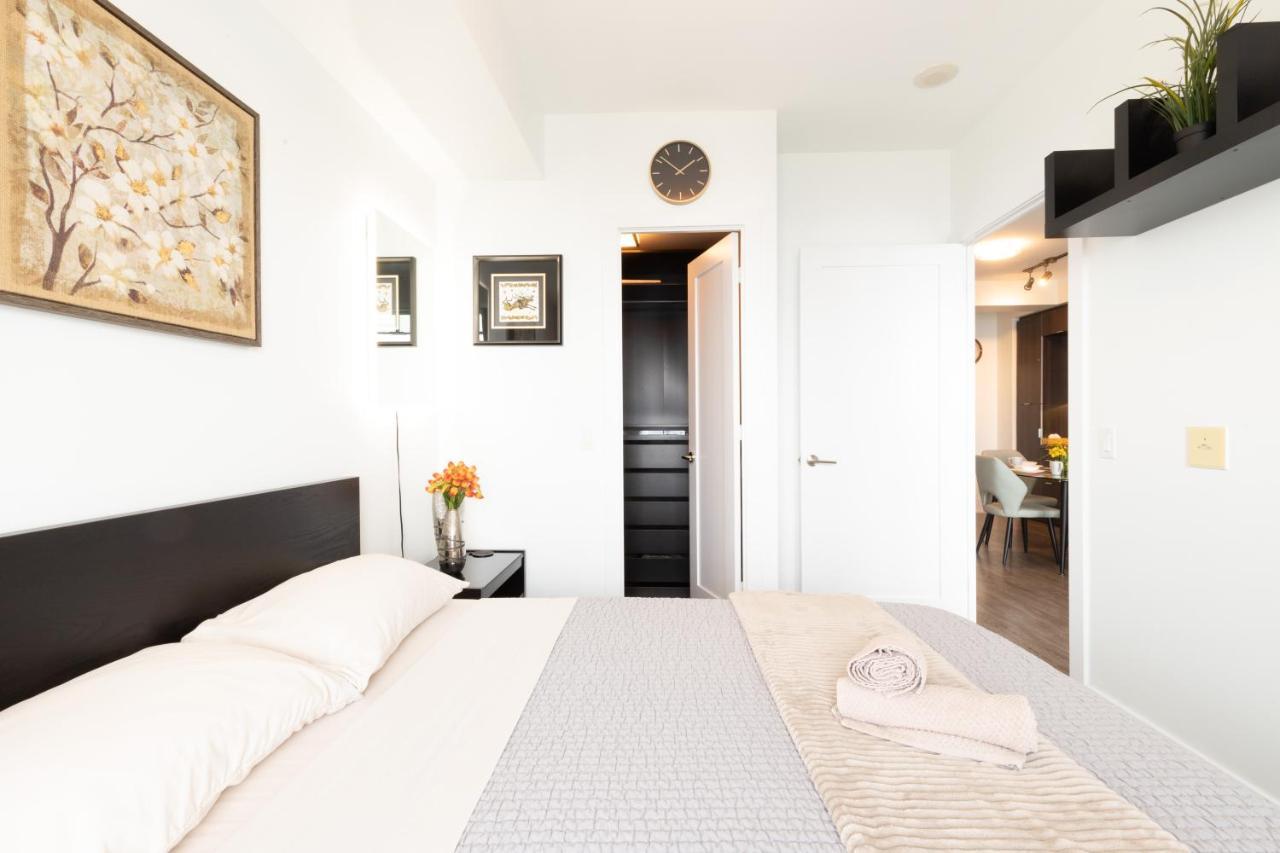 Bright Condo In The Heart Of Toronto Exteriér fotografie