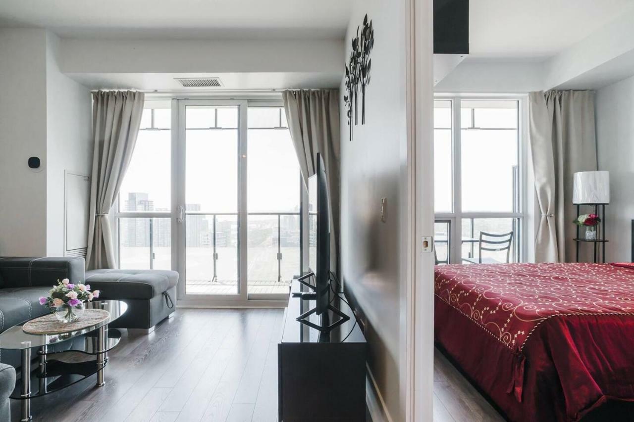 Bright Condo In The Heart Of Toronto Exteriér fotografie