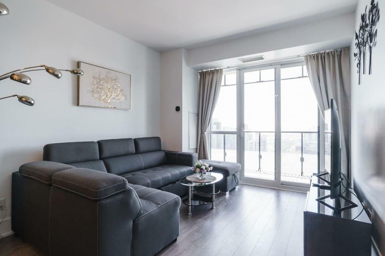 Bright Condo In The Heart Of Toronto Exteriér fotografie
