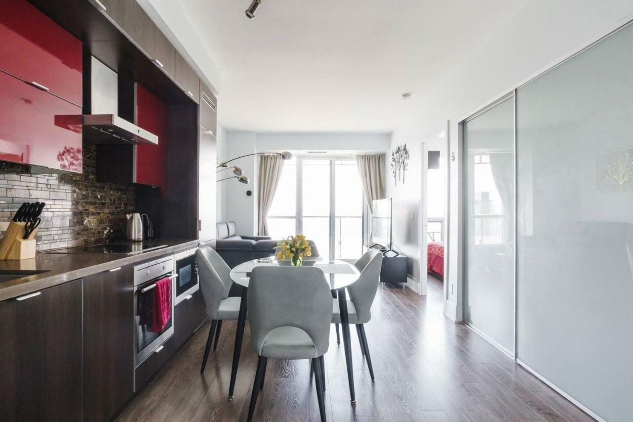 Bright Condo In The Heart Of Toronto Exteriér fotografie