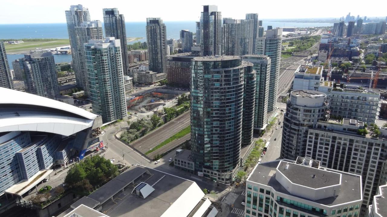 Bright Condo In The Heart Of Toronto Exteriér fotografie
